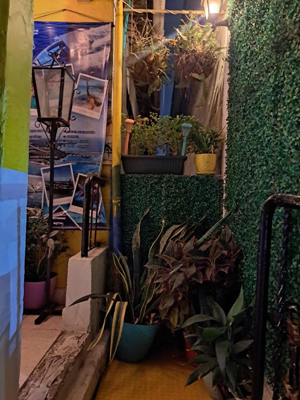 Hostel Shalom Adonai Cartagena Eksteriør bilde